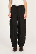 Load image into Gallery viewer, Wilshire Pants in Black
