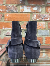 Load image into Gallery viewer, Siago Boots in Faded Black
