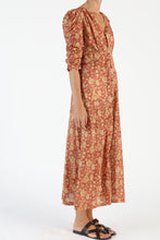 Load image into Gallery viewer, Camarillo Dress in Raspberry

