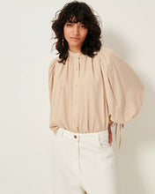 Load image into Gallery viewer, Dali Puff Sleeve Shirt in Chai Latte
