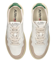 Load image into Gallery viewer, Medalist Low Top Trainers in Leat/Suede Wht/Amaz
