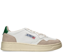 Load image into Gallery viewer, Medalist Low Top Trainers in Leat/Suede Wht/Amaz
