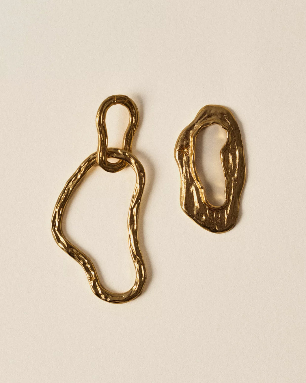 Anaa Asymmetrical Earrings Gold