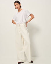 Load image into Gallery viewer, Dalt Pocket Jeans in White
