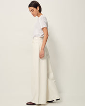 Load image into Gallery viewer, Dalt Pocket Jeans in White
