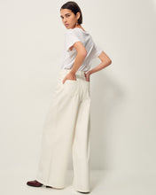 Load image into Gallery viewer, Dalt Pocket Jeans in White
