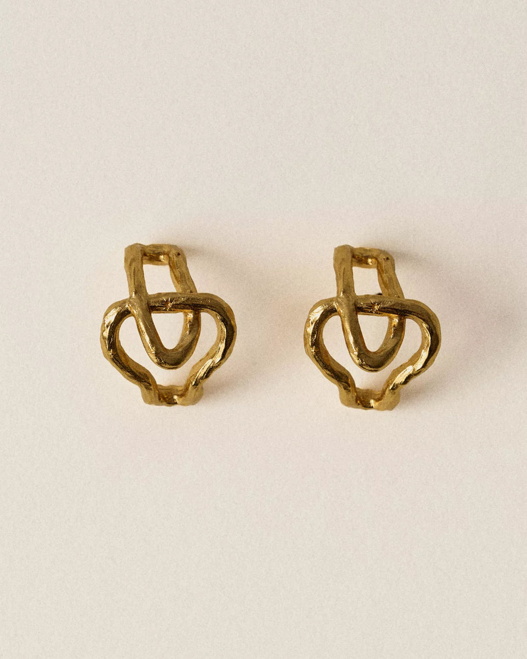 Tahaa R Earrings Gold