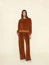 Load image into Gallery viewer, Mavis Sweatpants in Brown Sugar
