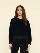 Load image into Gallery viewer, Huxley Sweatshirt in Black
